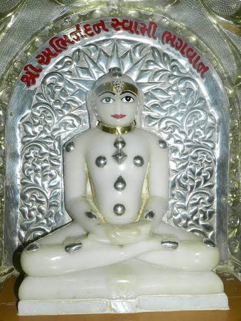 Devotional portrait of Abhinandannath Swami